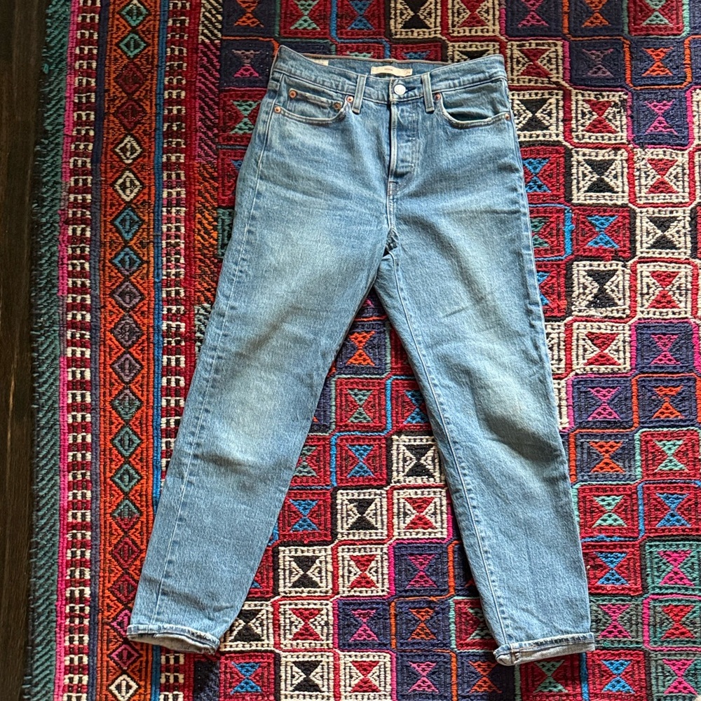 Levi’s Wedgie High Rise Classic Light Blue Women’s Jeans - size 26
